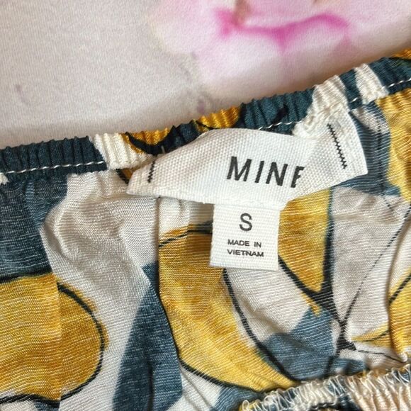 Mine size small Floral Print Women's Sleeveless tie Top - Picture 7 of 7